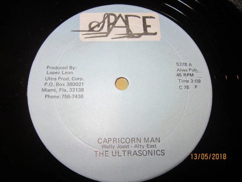 12" Single: Smokey 007, Ultra Sonics - Hey Honey / Capricorn Man