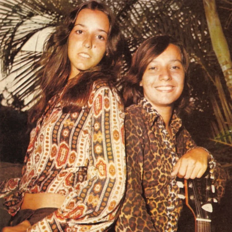 Elia Y Elizabeth Alegria/Ponte Bajo El Sol