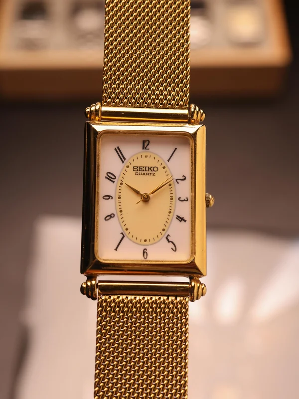 Seiko Tank (Ref. EY81 5000) (25mm x 31mm; Quartz)